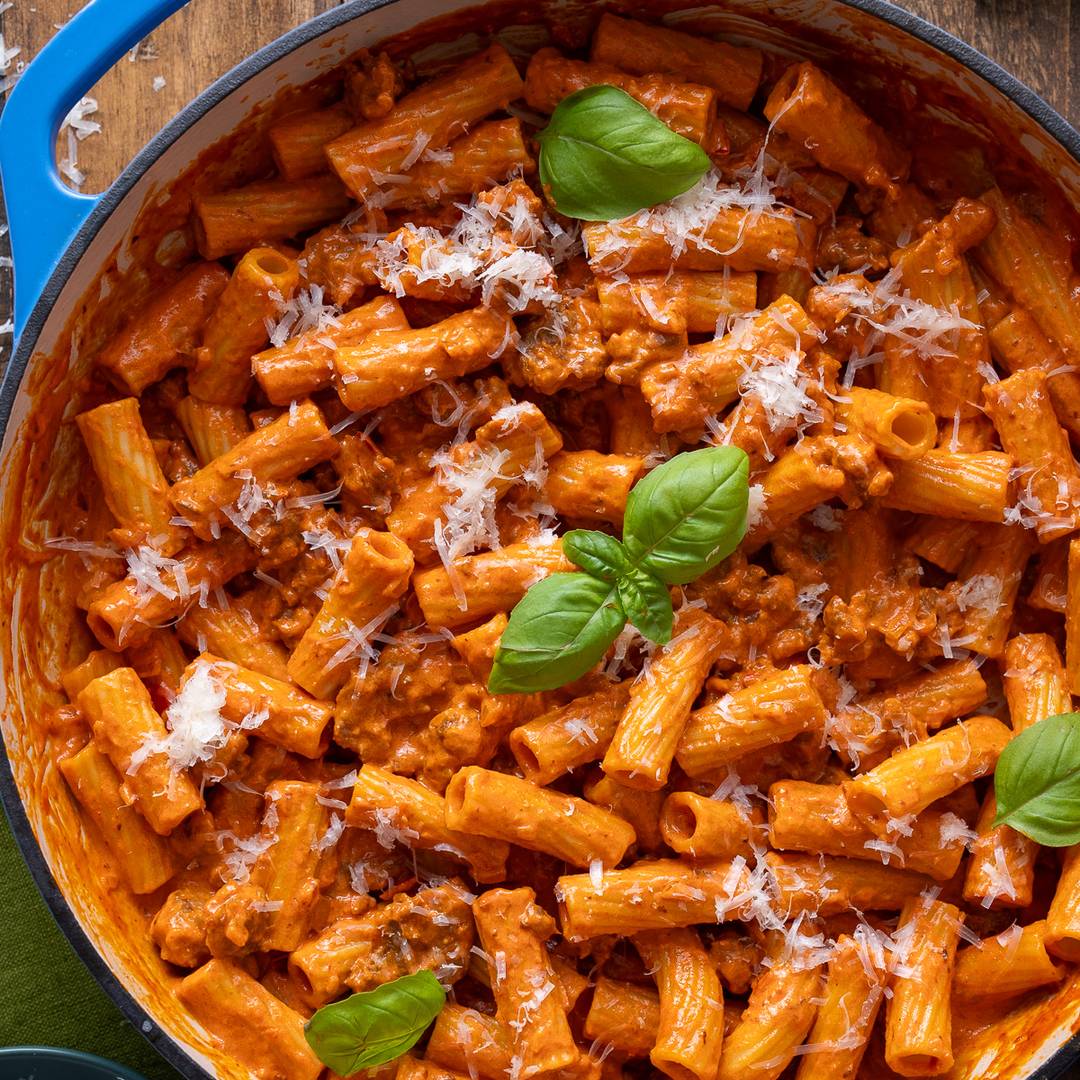 vodka rigatoni in skillet