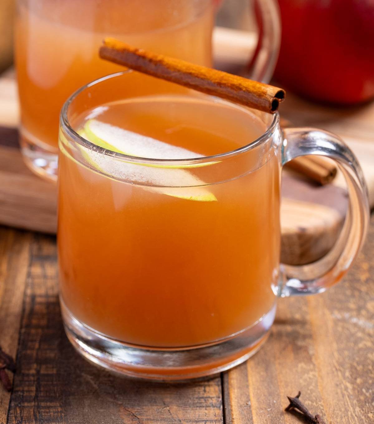 apple cider in glass