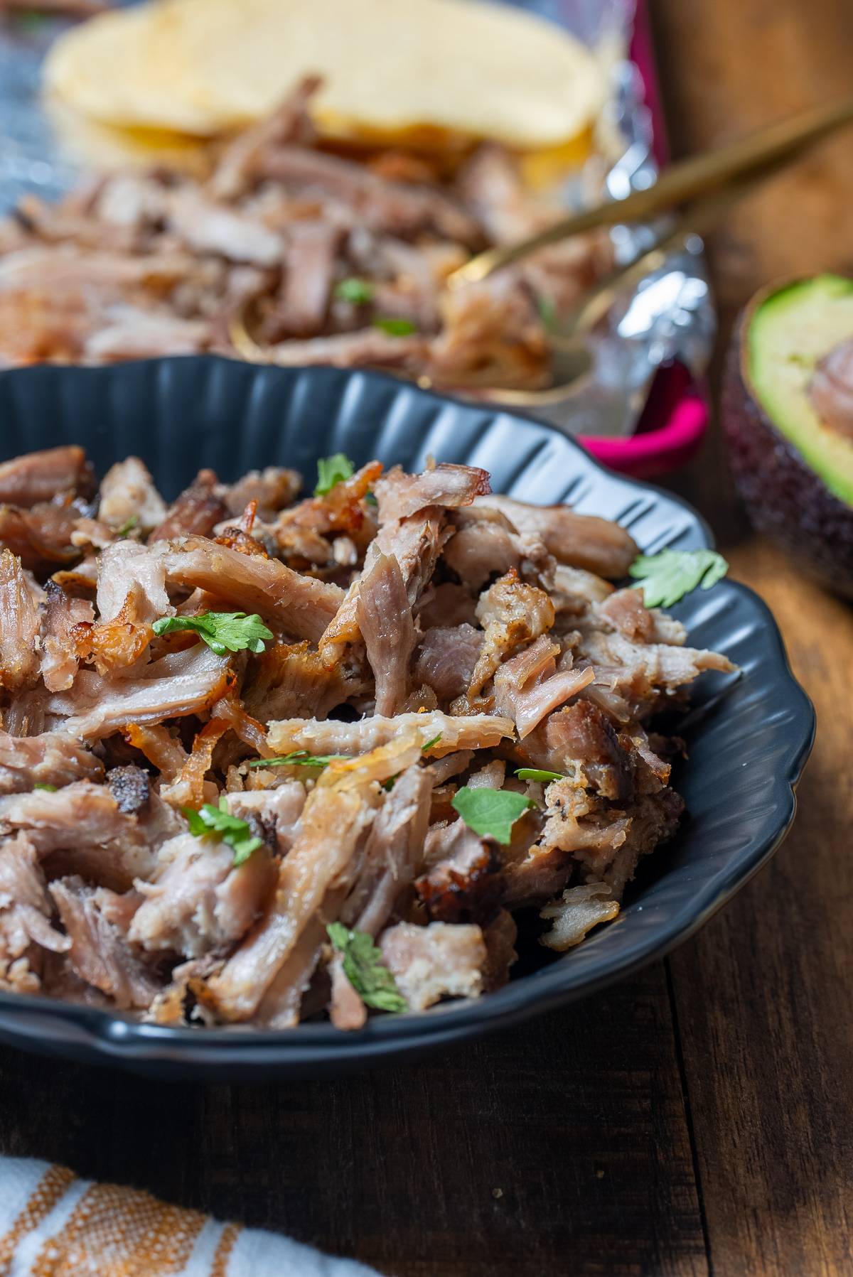 carnitas in a blue plate