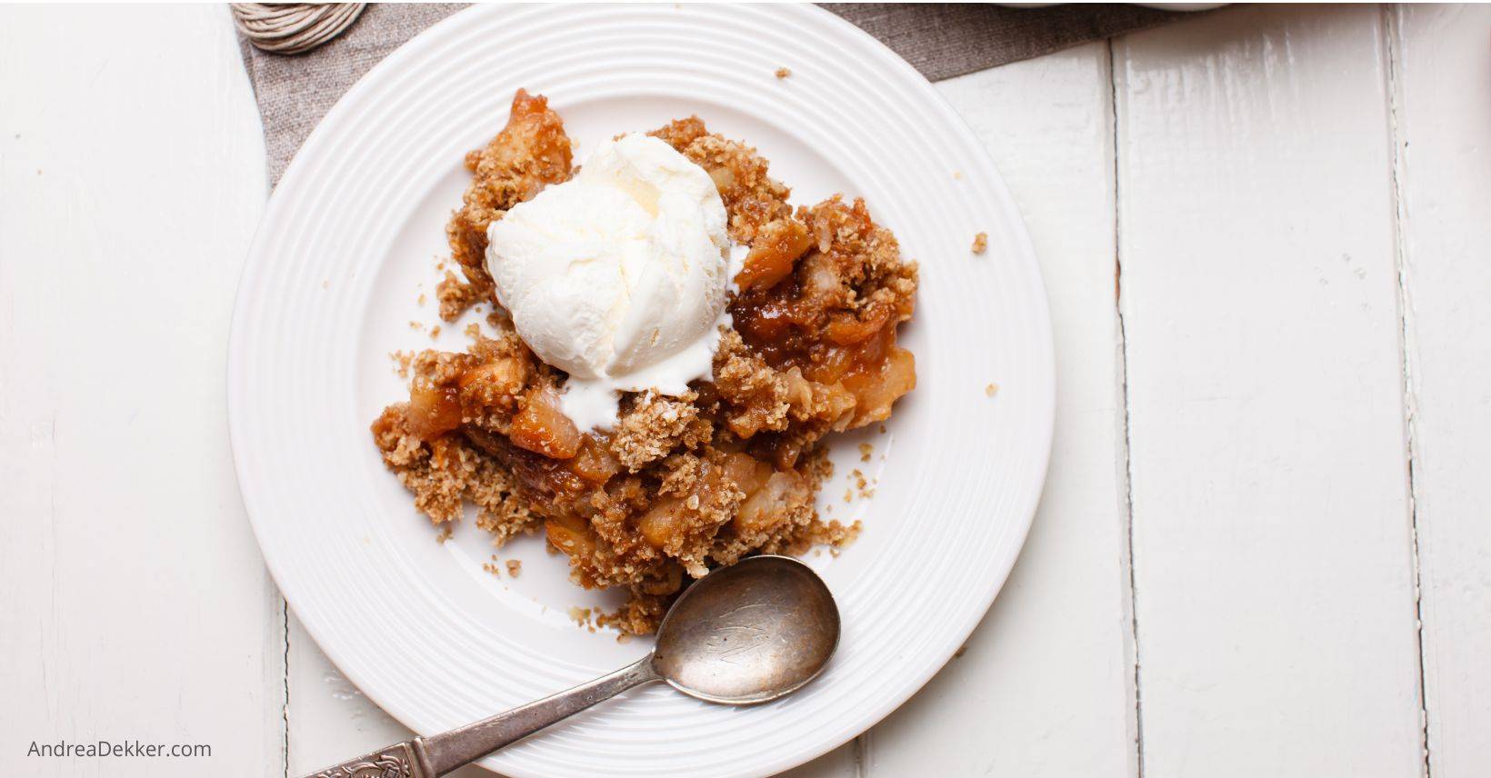 simple peach almond crisp