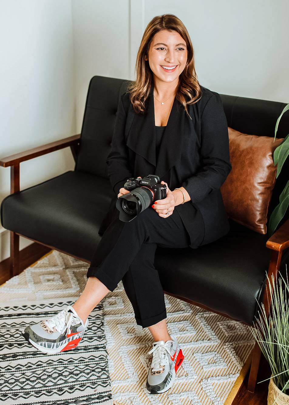 black Fayorit typewriter with printer paper