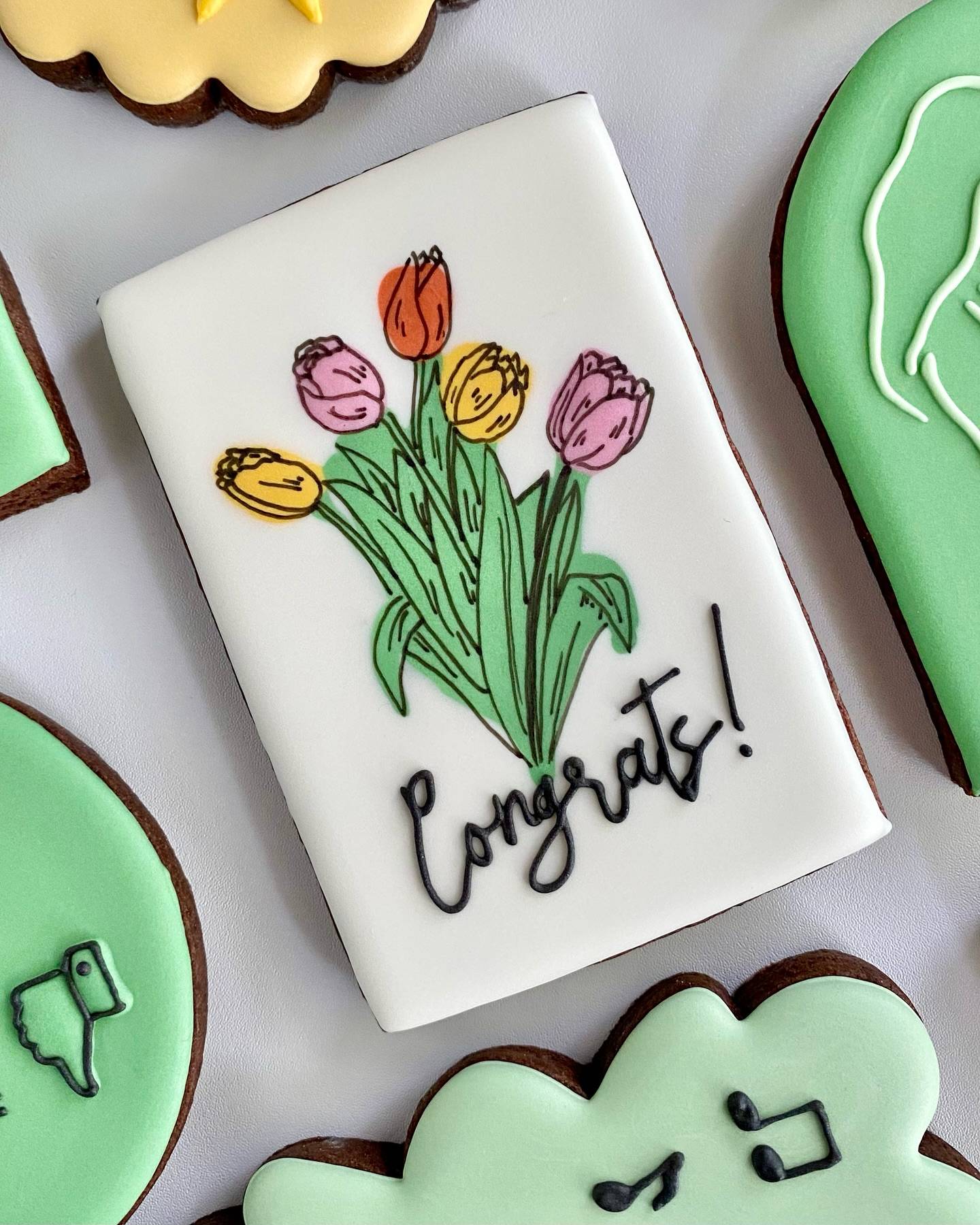 Before and after! Err, more like after first and then before. 

Sometimes when designing a cookie set, I’m not completely sure if a design will turn out how I imagined it in my head. 

As you can see, the after photo (1st pic) turned out better than I hoped. Swipe for the before photo which had me questioning if I was on the right path. 

As the saying goes, trust the process.