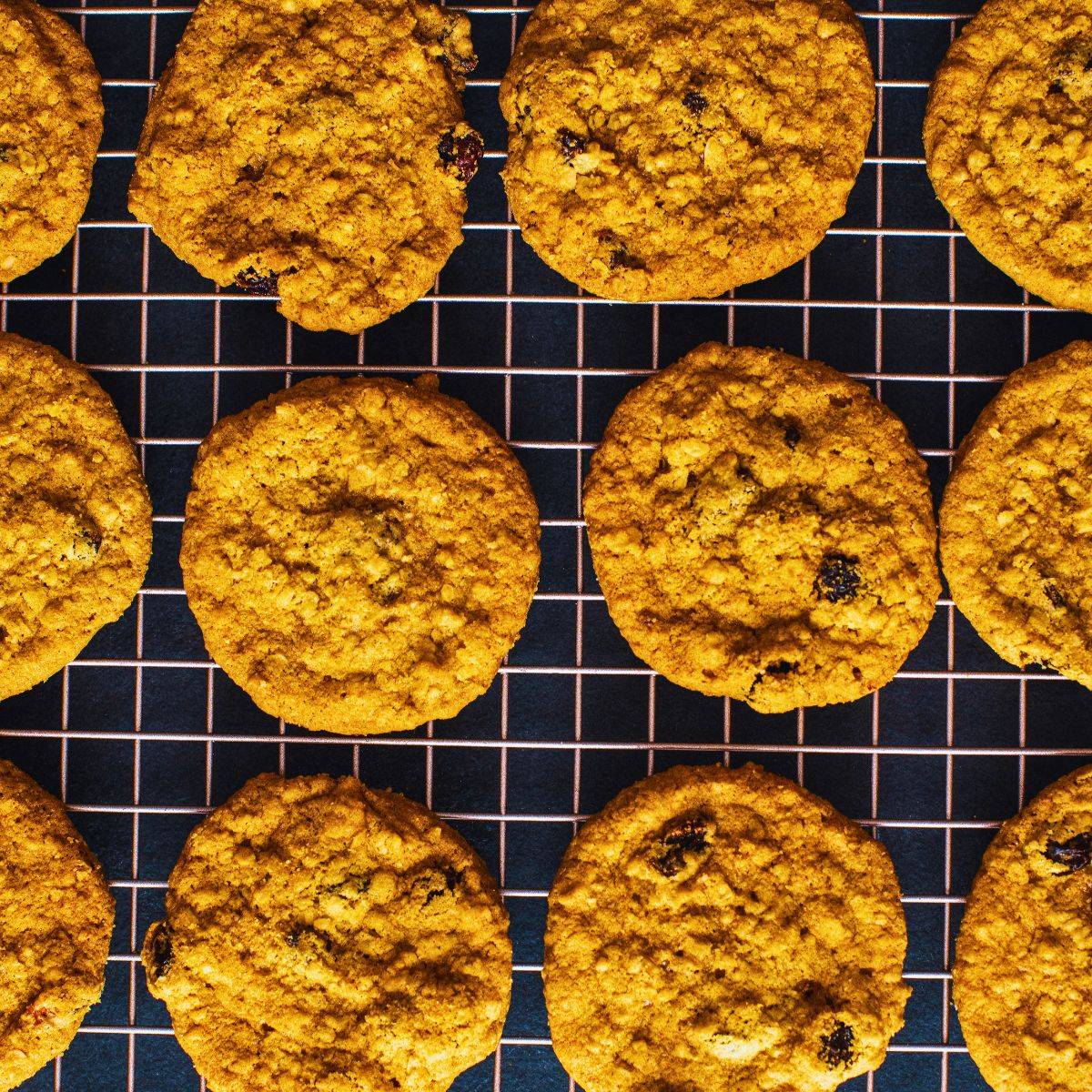gluten-free oatmeal raisin cookies