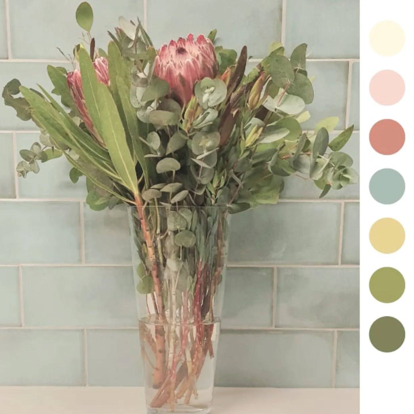 Today's inspo comes from the beautiful natives the boys gave me for Mother's Day. Gosh, they're pretty and last so much longer than other cut flowers 😍 
.
.
.
.
.
#floralart #floraldesigns #colourpalette #dailyinspo #coloursofnature #naturesbeauty #naturescolours
