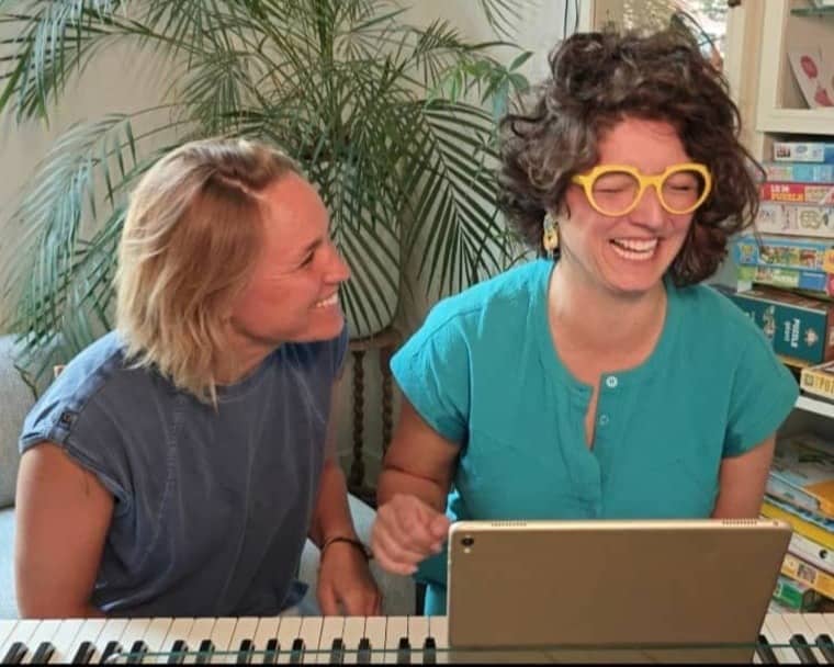 Hannelore zingt met Hanne Struyf