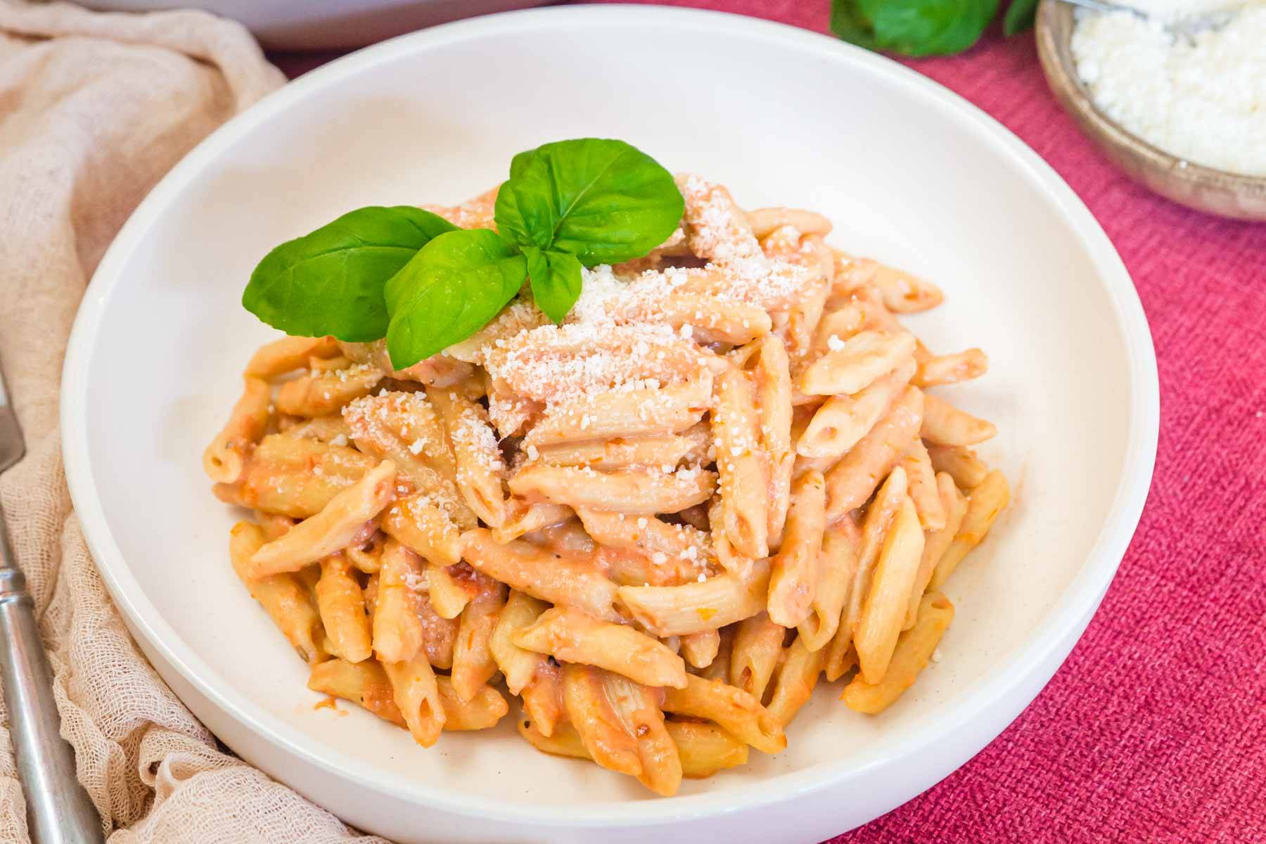 A dish of penne with vodka sauce.