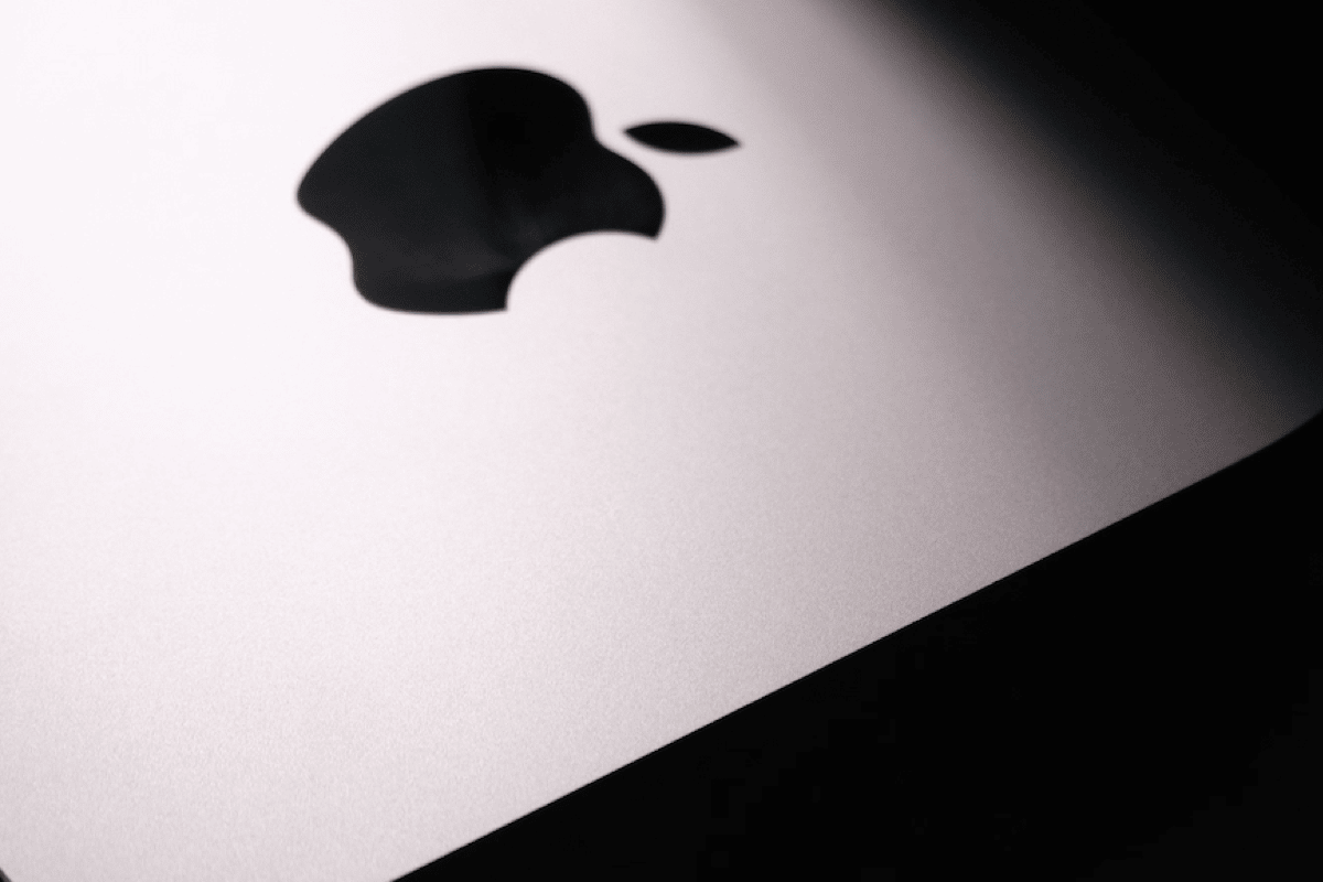 Apple computers logo, best stocks to buy, learn a trade