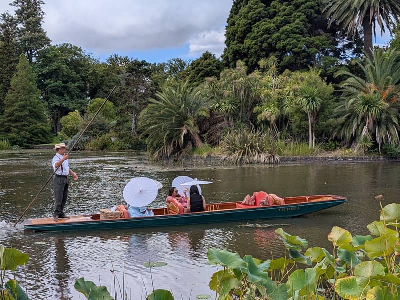 Punting on the Lake