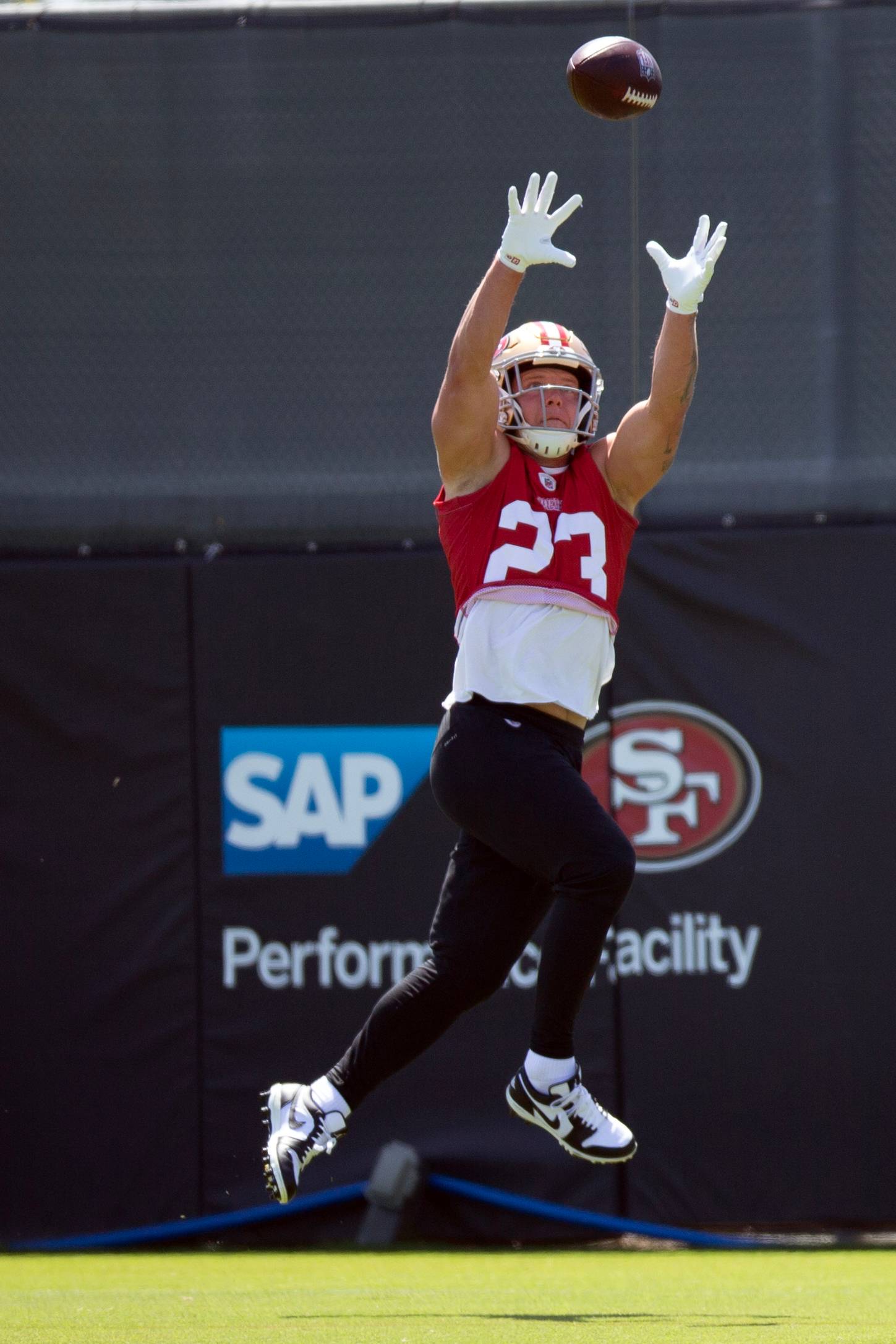 © D. Ross Cameron-Imagn Images - Christian McCaffrey