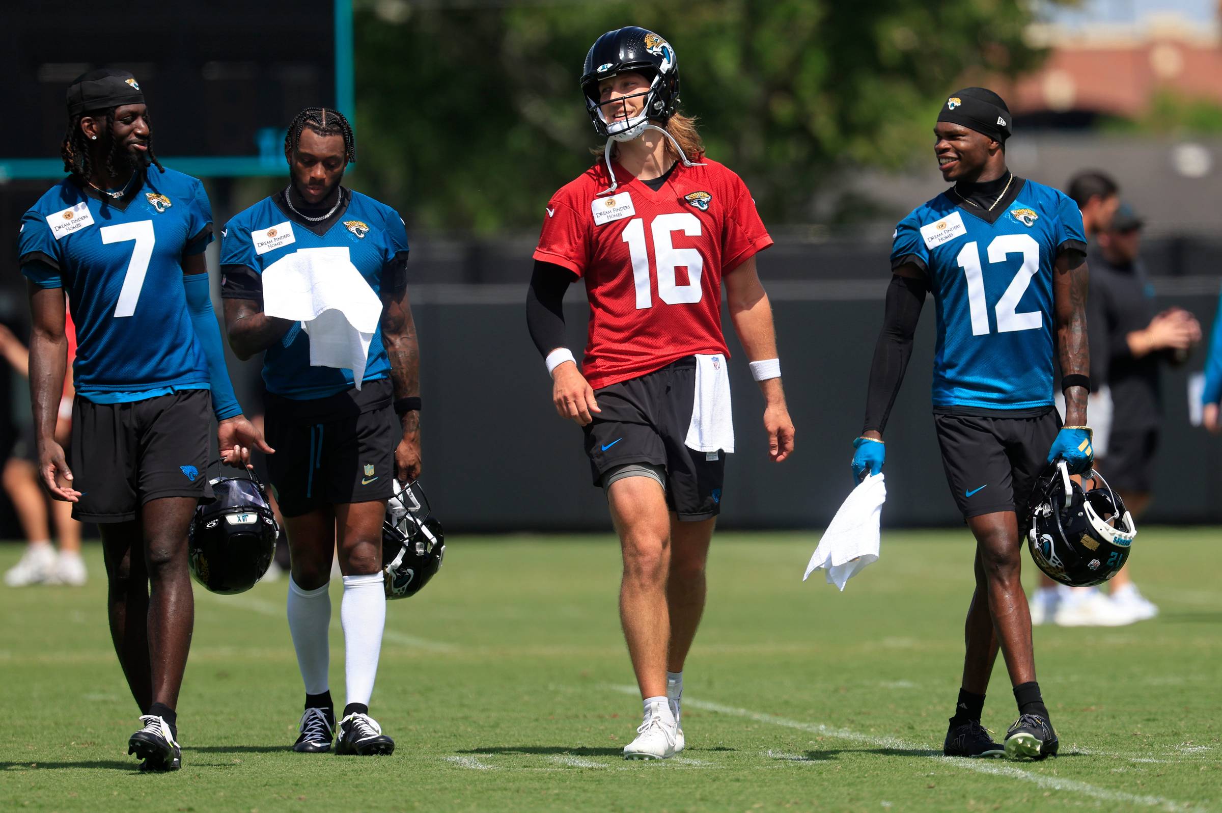 © Corey Perrine/Florida Times-Union / USA TODAY NETWORK via Imagn Images - Brian Thomas, Travis Hunter, Dyami Brown, Trevor Lawrence