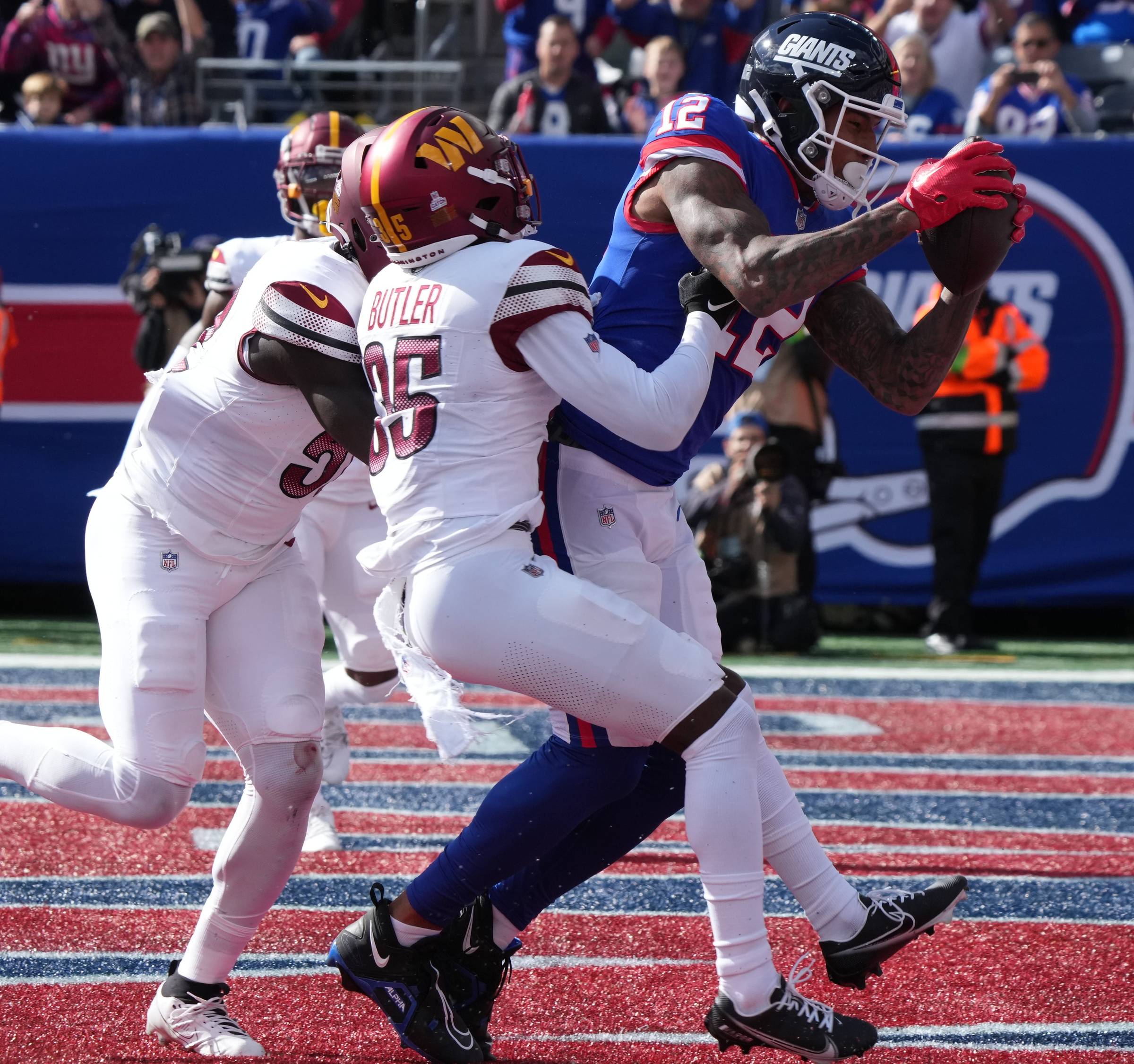 © Chris Pedota, NorthJersey.com / USA TODAY NETWORK - Darren Waller