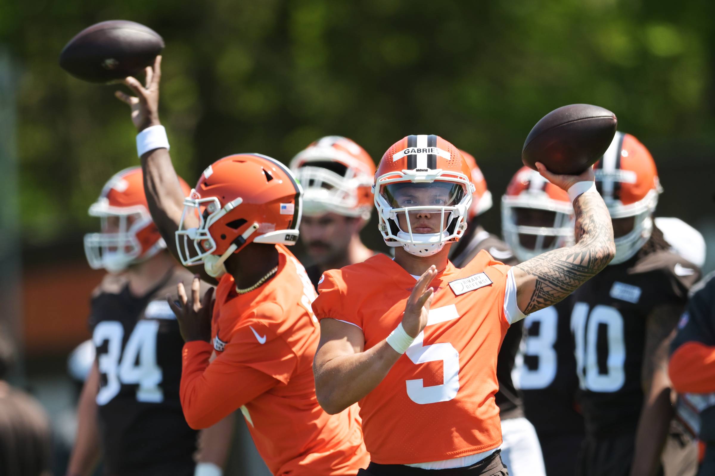 © Ken Blaze-Imagn Images - Dillon Gabriel and Shedeur Sanders