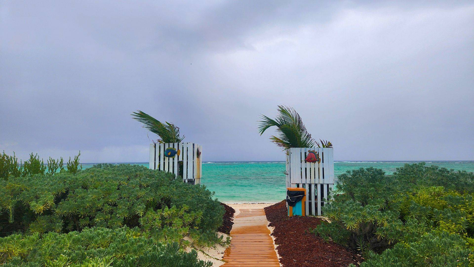 The beach entrance to Cow Wreck Beach at TIPSY