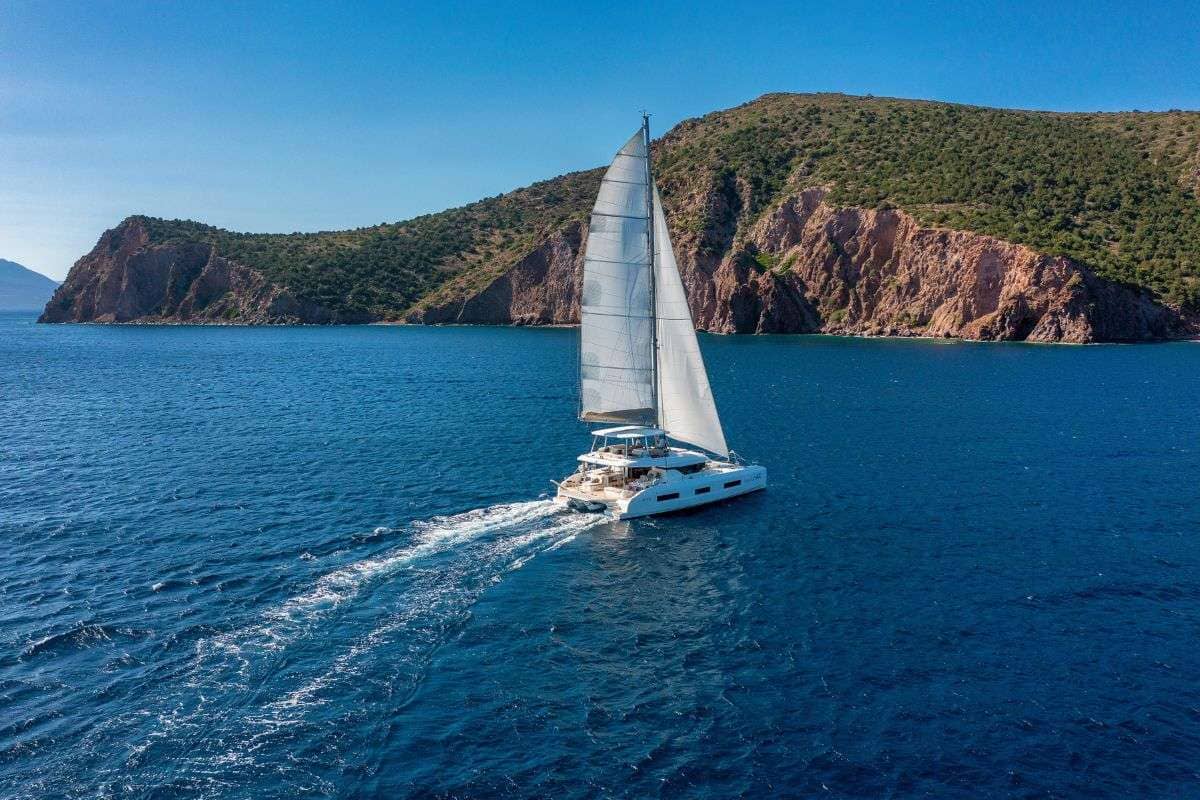 VALIUM 55 (Lagoon 55) — spacious, modern, and built for comfort.