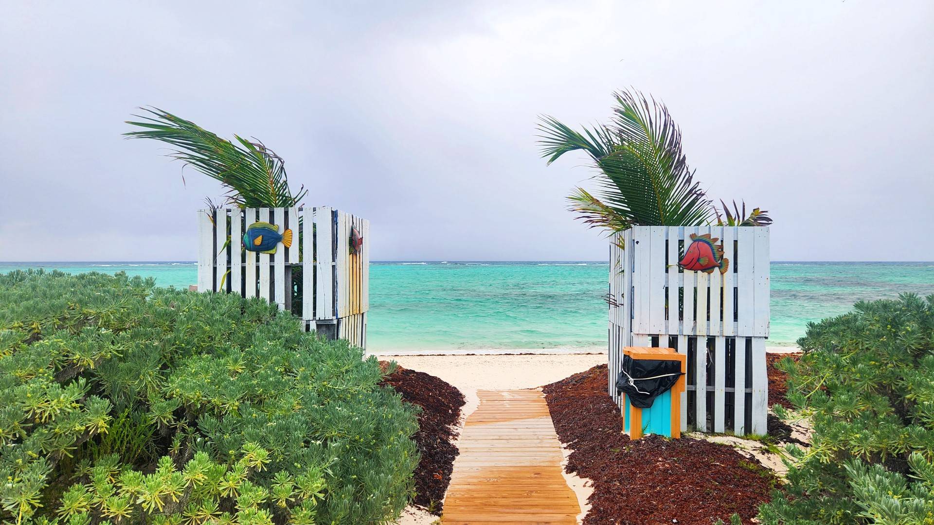 The beach entrance at Tipsy