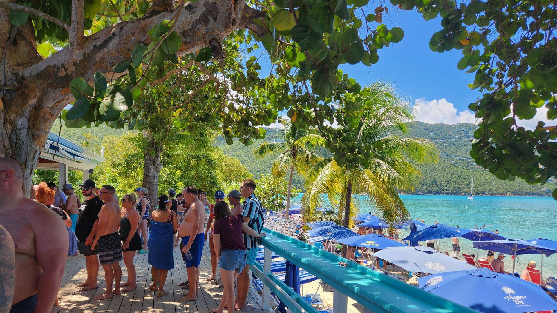 It was a full house at Magens Bay with 3 cruise ships in town.