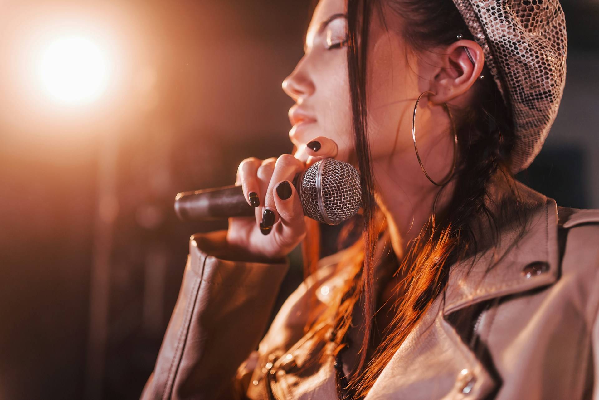 artist finding their voice on stage