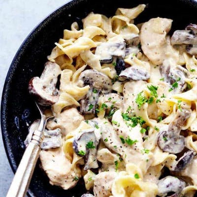 Slow Cooker Chicken and Mushroom Stroganoff