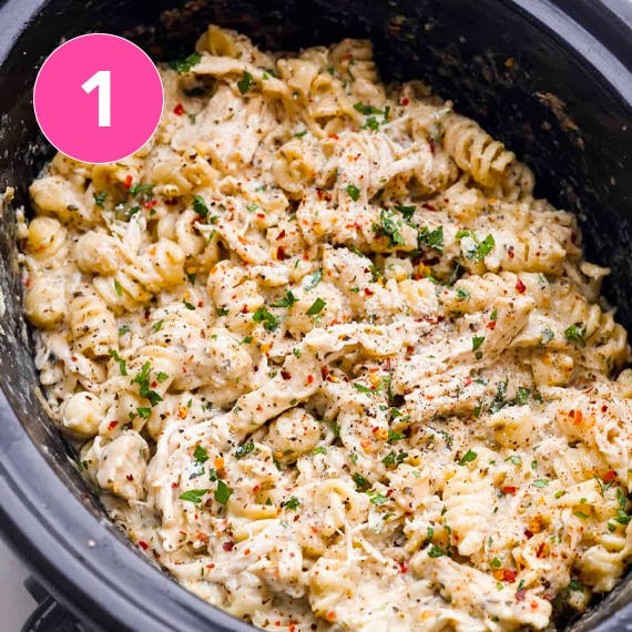 Crockpot Parmesan Garlic Chicken Pasta