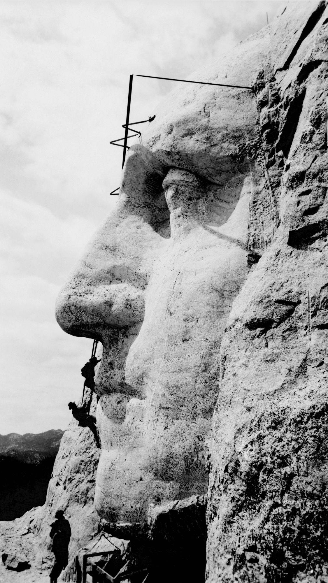 Black and White of Mt Rushmore Construction