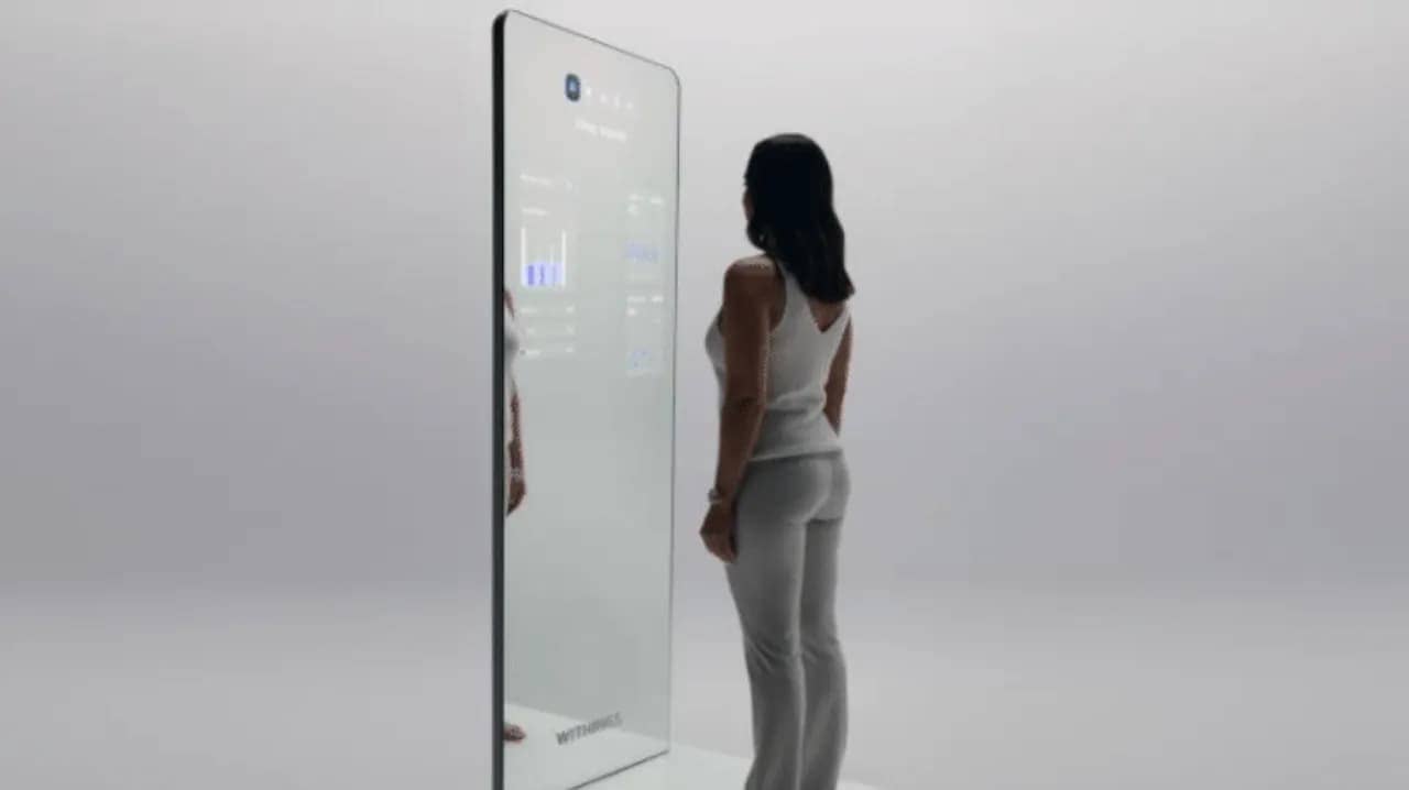 Smart AI Mirror UX by OMNIA Withings