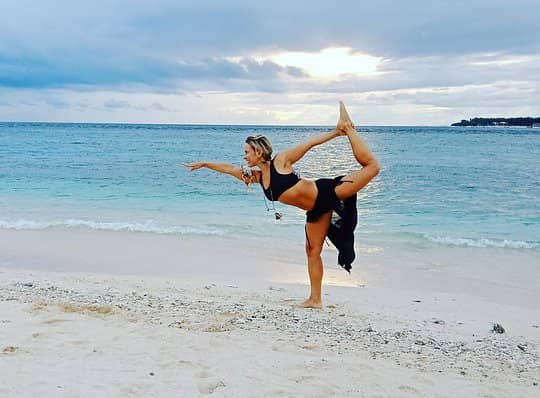 Giants causeway, ocean and cliffs of Ireland