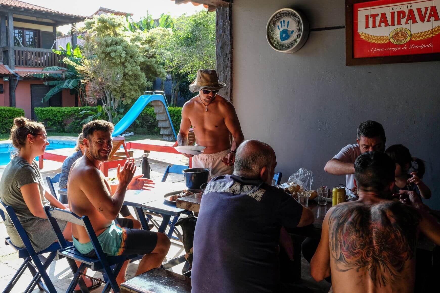 hostel volunteering family in brazil