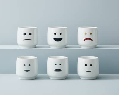 white mugs