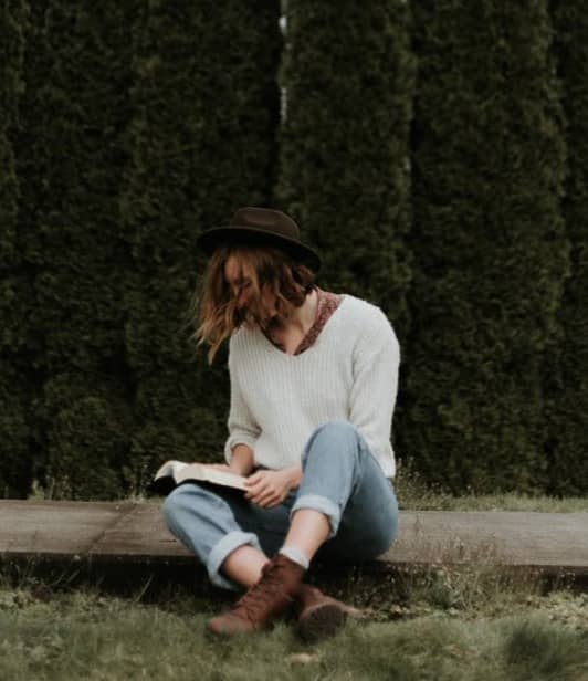 women's white long-sleeved shirt