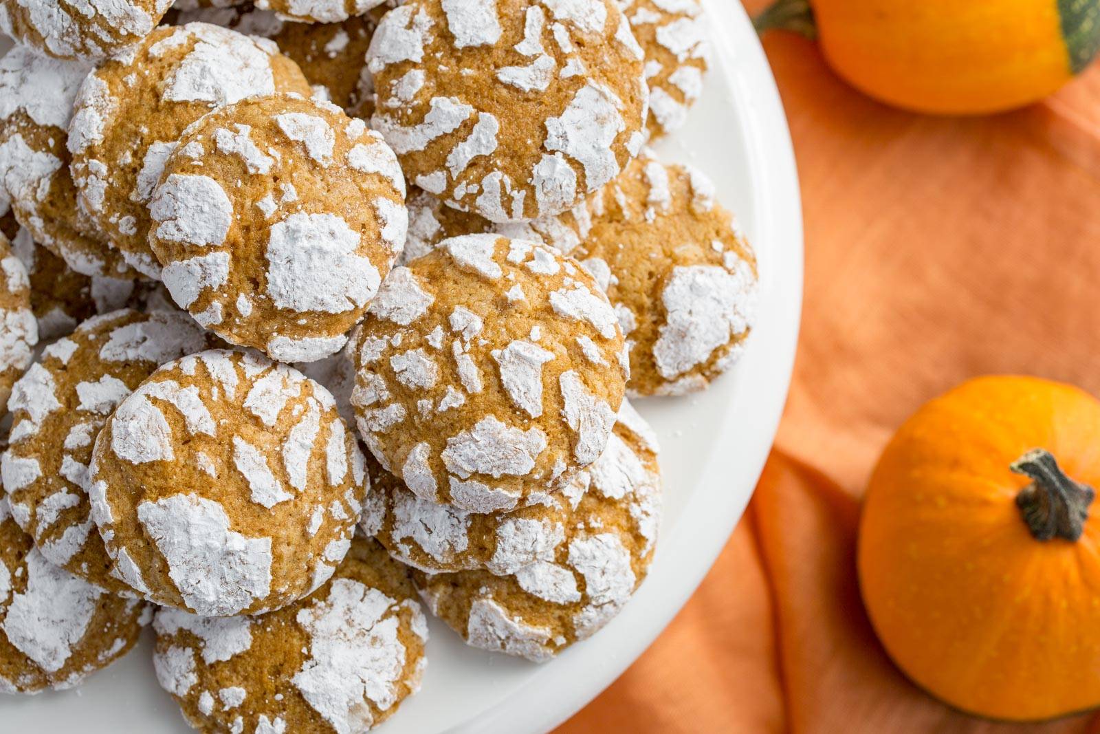 Pumpkin Crinkle Cookies on a cake platter