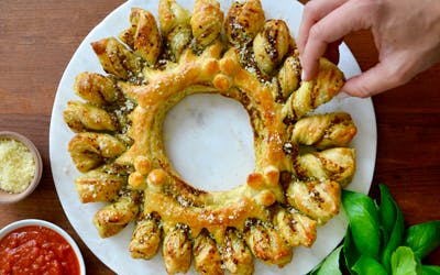 Pesto Puff Pastry Wreath