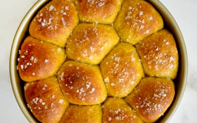 Easy Pumpkin Dinner Rolls