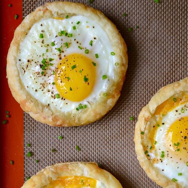 Cheesy Puff Pastry Baked Eggs