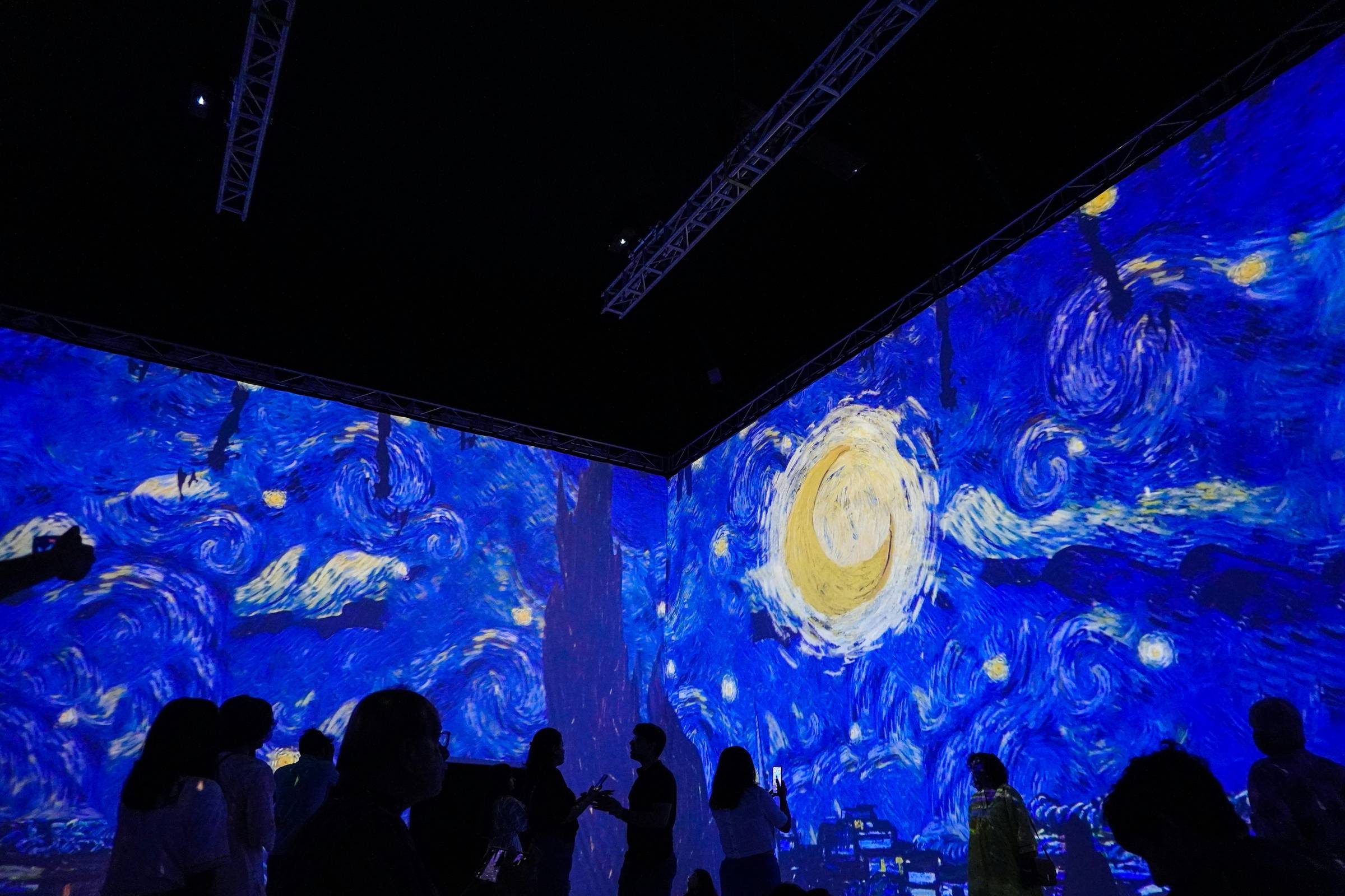 Photo of Starry Night by Van Gogh