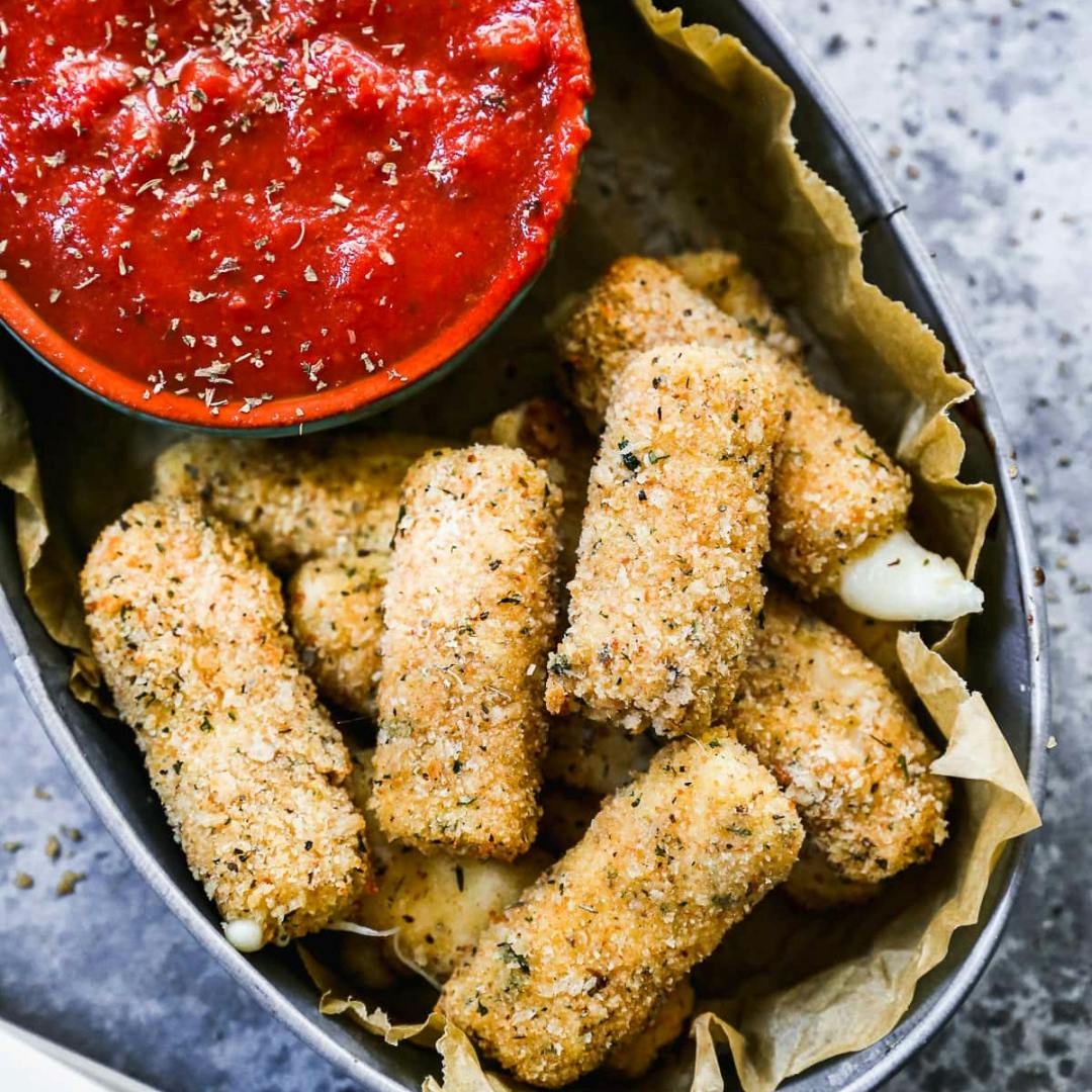 Air Fryer Mozzarella Sticks