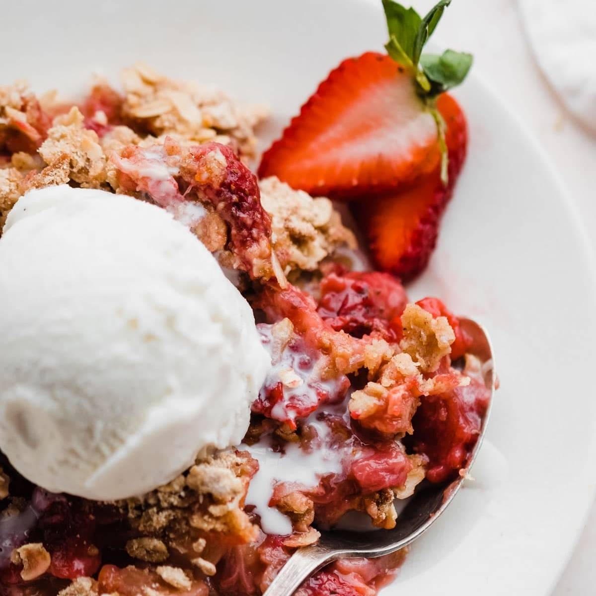 Strawberry Rhubarb Crisp