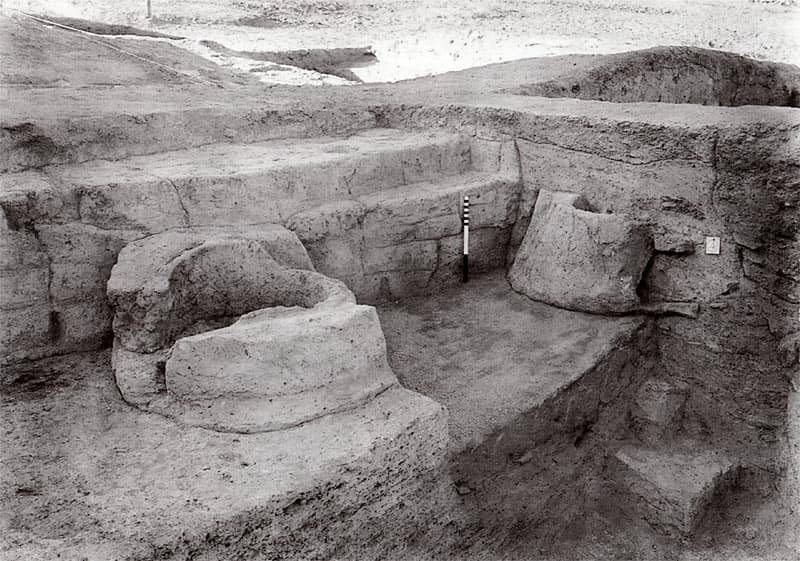 Tandoor-like ovens were found at an archeological site in the modern Indian state of Rajasthan.