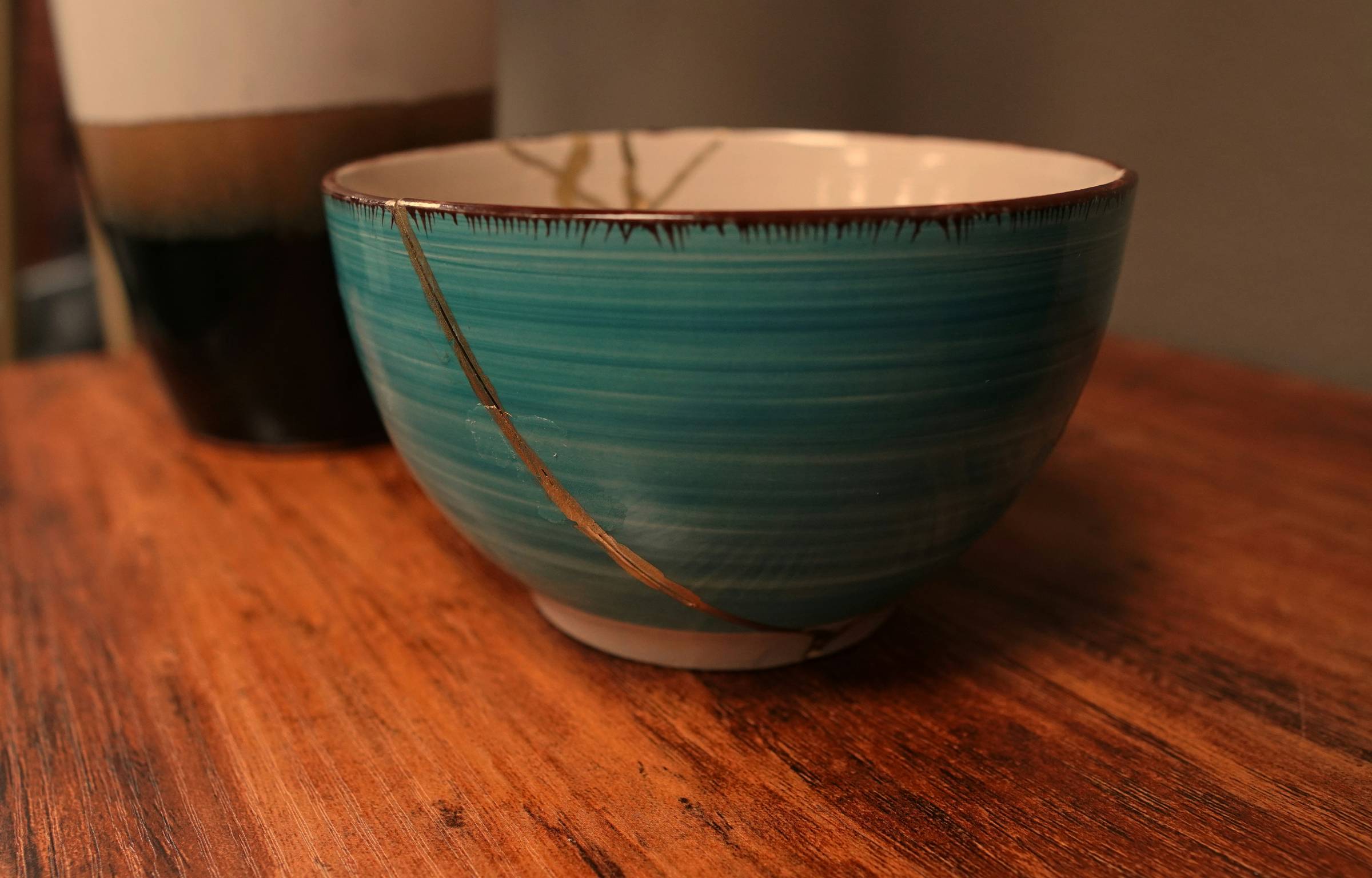 Japanese Kintsugi bowl - Photo by Matt Perkins -Unsplash    