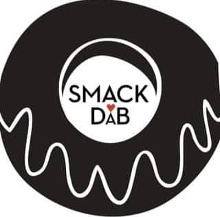 Logo de Smack Dab 