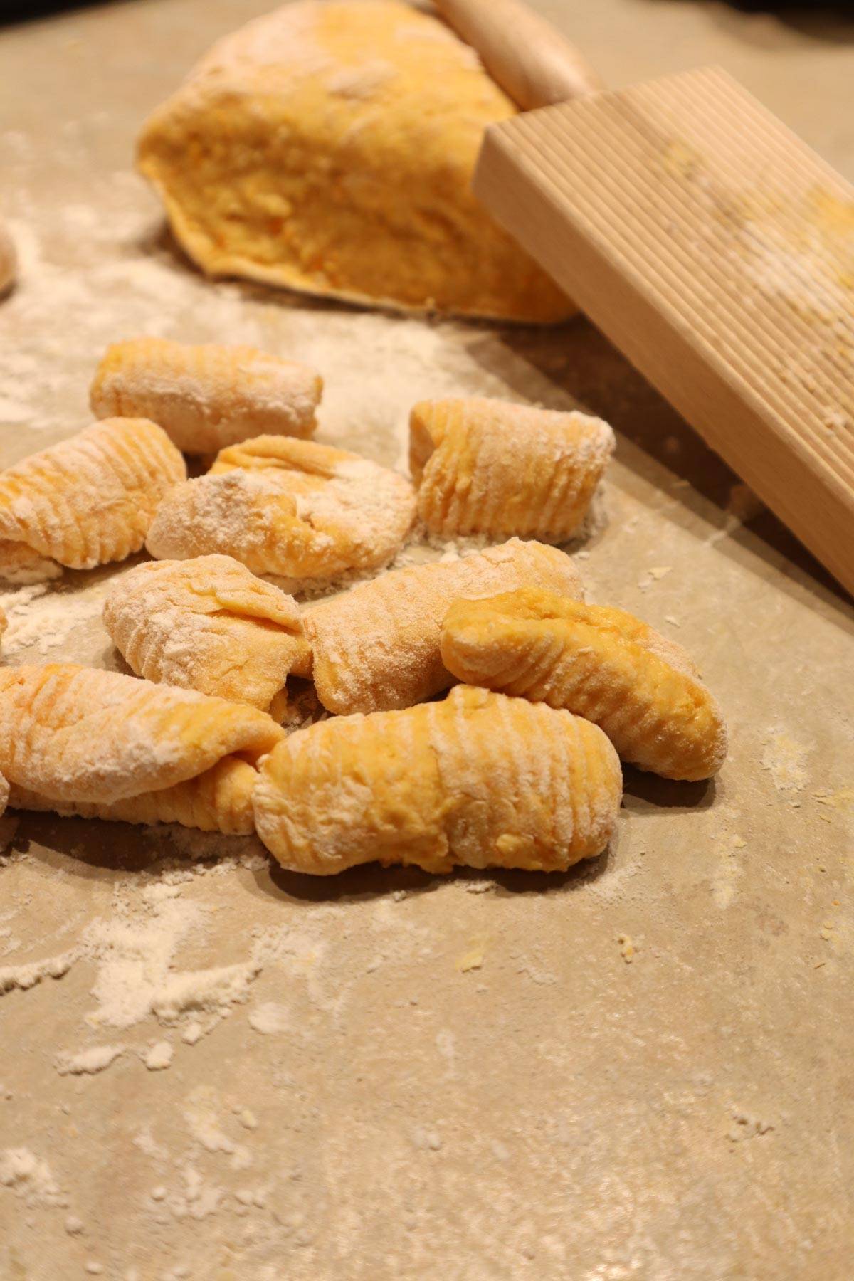 Pumpkin cheesecake bars