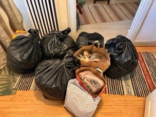 8 sacos de ropa para donar