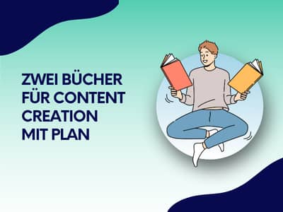 Illustration eines schwebenden Mannes, der lächelnd zwei Bücher liest, neben dem Text „Zwei Bücher für Content Creation mit Plan" auf einem blau-grünen Hintergrund mit Wellenformen.