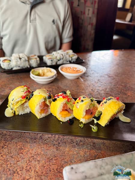 Murasaki Asheville Sushi Roll