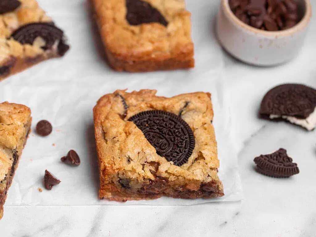 Easy, Irresistible Oreo Blondies