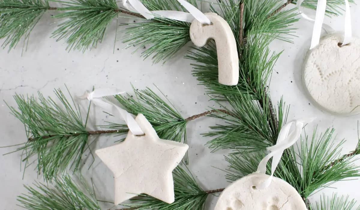 homemade no bake essential oil diffuser ornaments on a Christmas tree