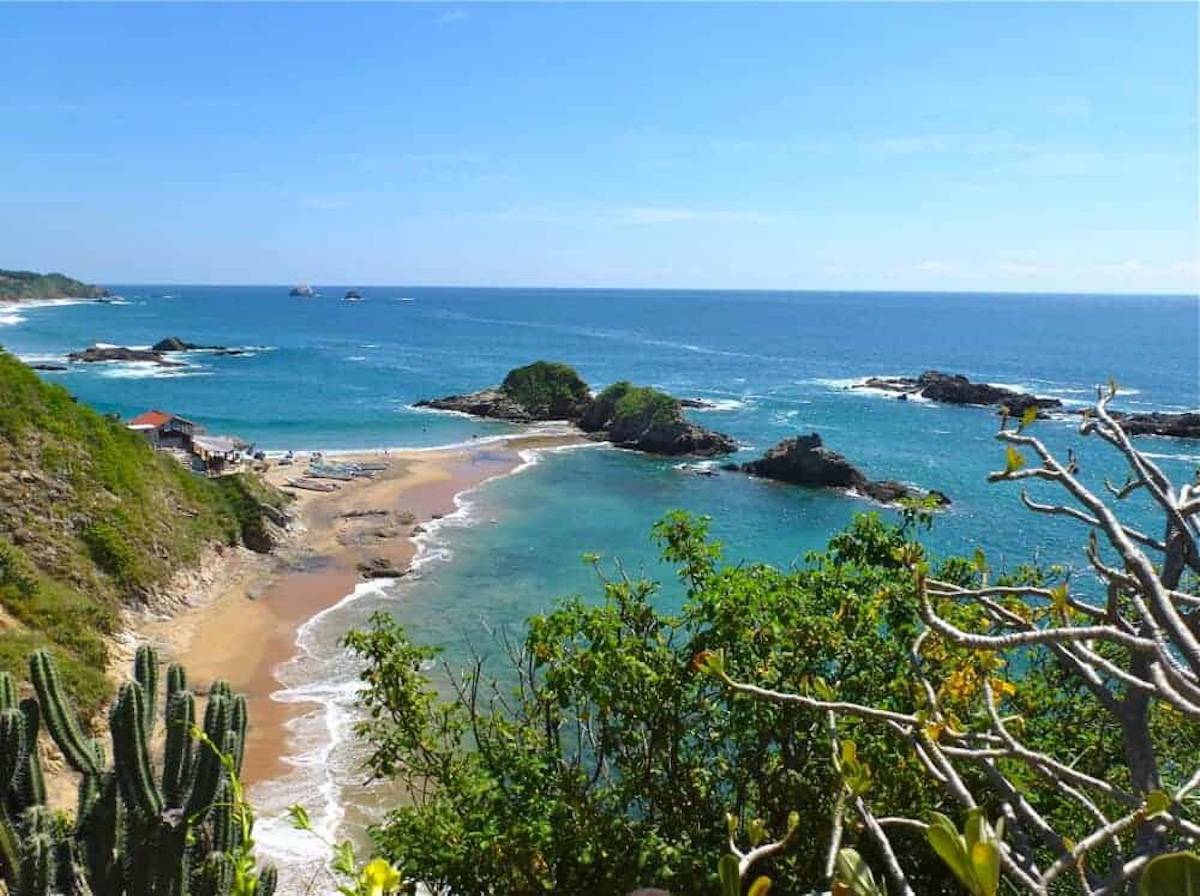  View of the Pacific in Mazunte, Mexico 