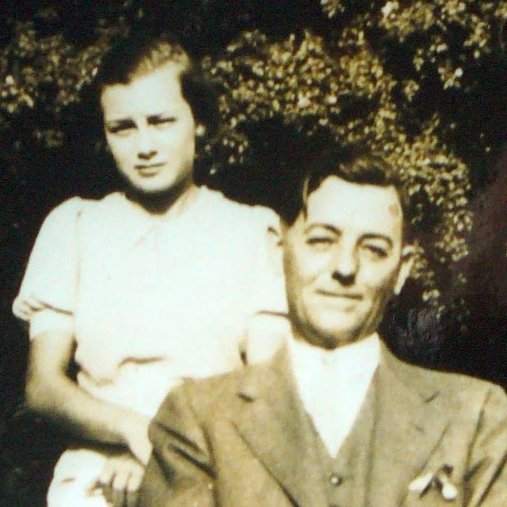 Black and white photo of father daughter from the 1930's