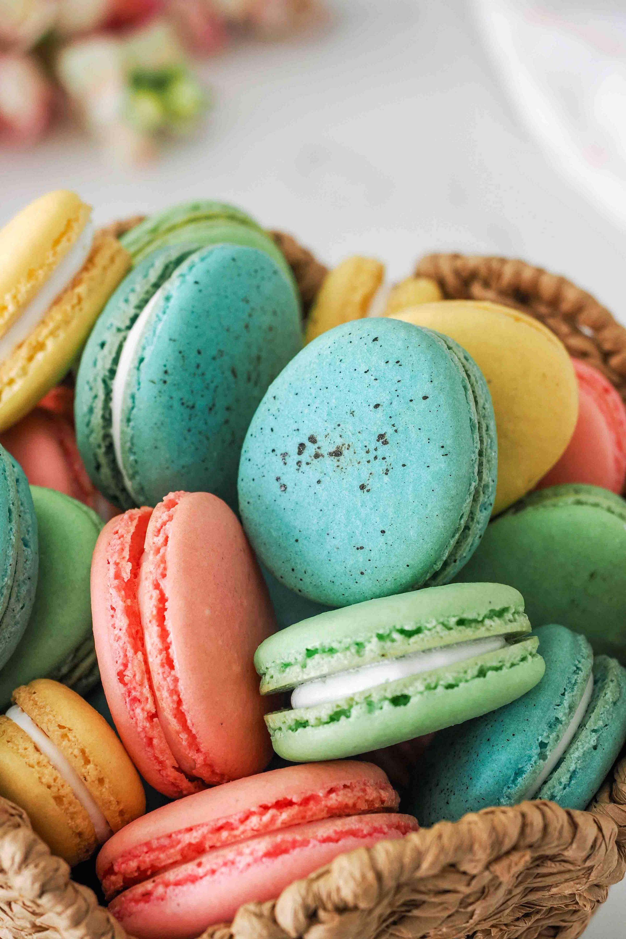 Macarons that look like Easter eggs