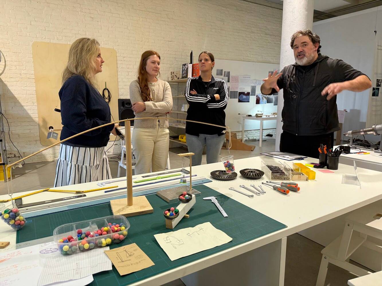 Atelierista working with CMK participants