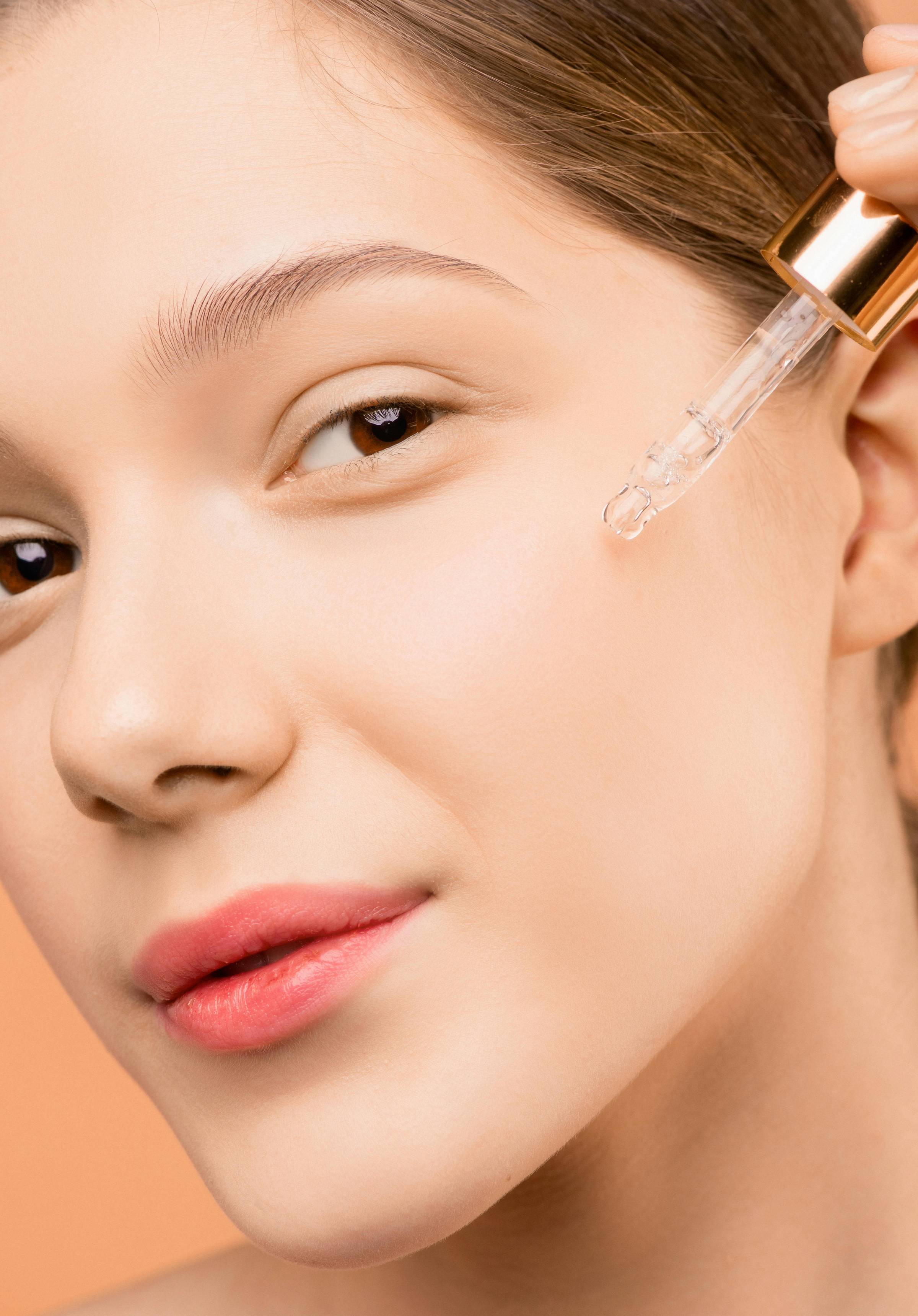 Gentle Care for Dry Eyes - Soothing Herbal Solutions for Delicate Dry Skin